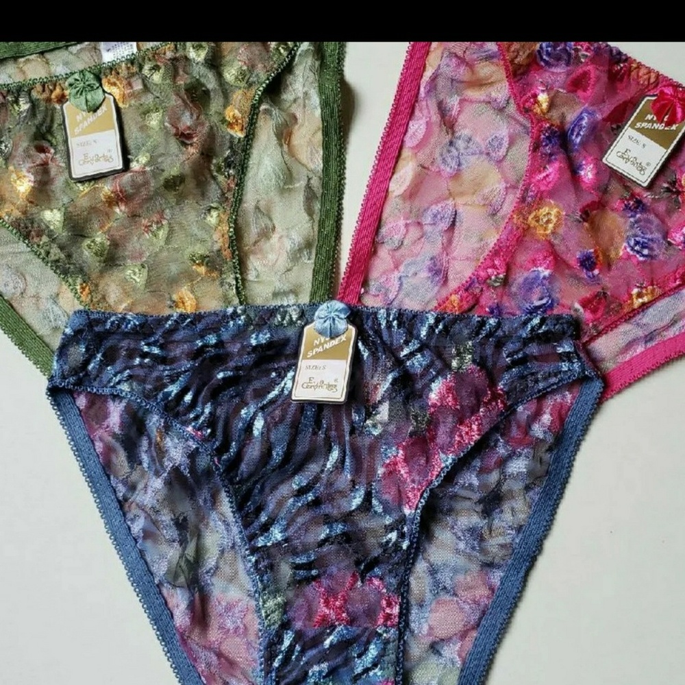 NWT Eva Cervantes Lace Panties Set (S)